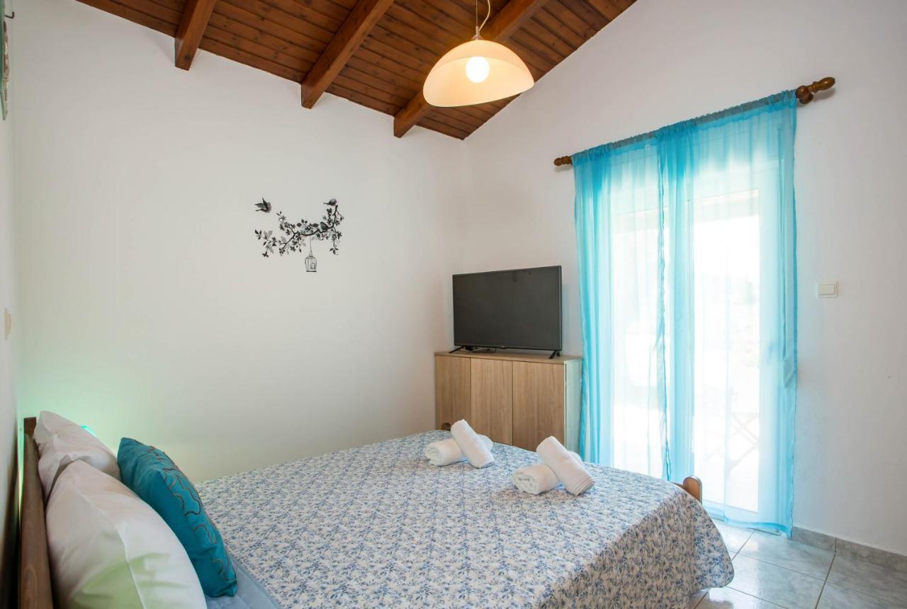 Vicki's House 2-bedroom With Yard And Garden Ialysos (Rhodes)