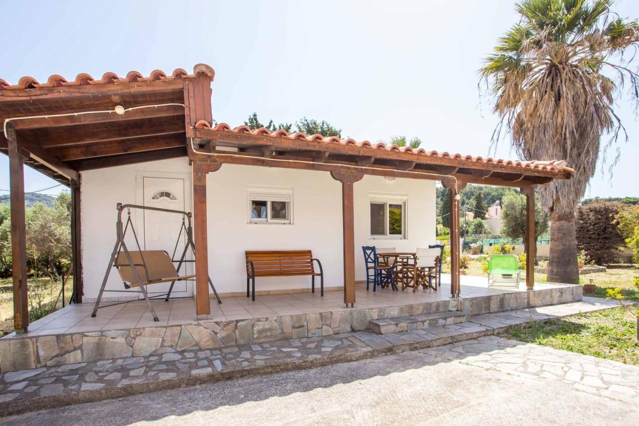 Vicki's House 2-bedroom With Yard And Garden Ialysos (Rhodes)