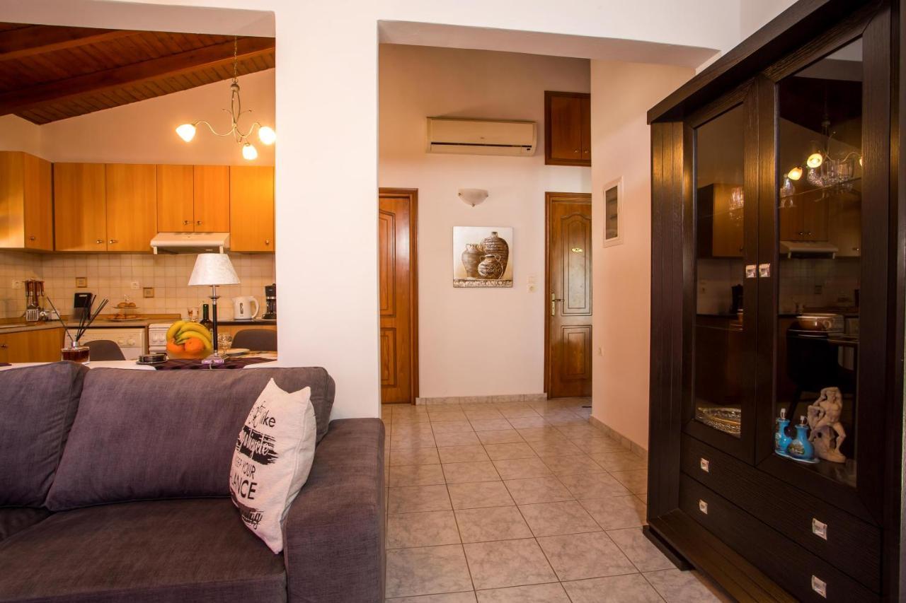 Vicki's House 2-bedroom With Yard And Garden Ialysos (Rhodes)