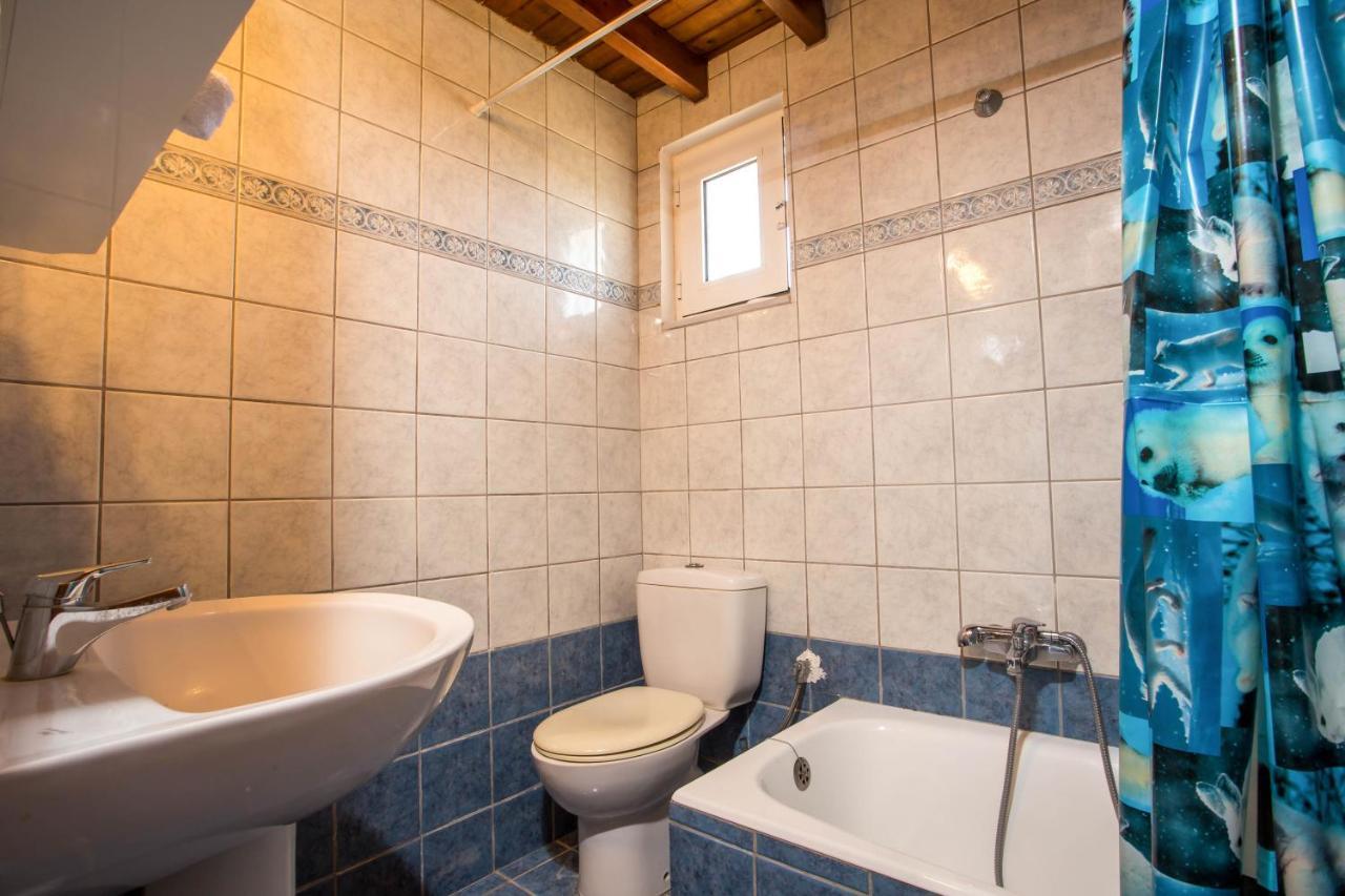 Vicki's House 2-bedroom With Yard And Garden Ialysos (Rhodes)